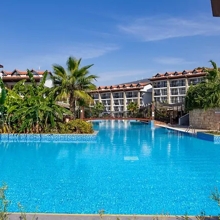 Ramada By Wyndham Akbuk 4*
