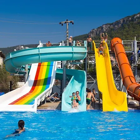 Otel Ramada By Wyndham Akbuk