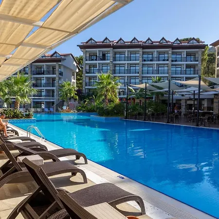 Ξενοδοχείο Ramada By Wyndham Akbuk 4*
