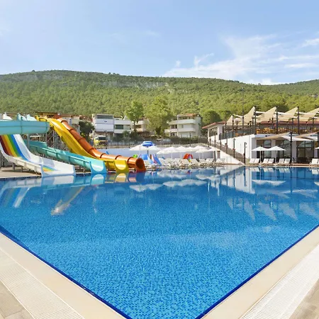 Ξενοδοχείο Ramada By Wyndham Akbuk 4*