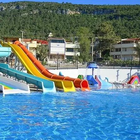 Ramada By Wyndham Akbuk Otel