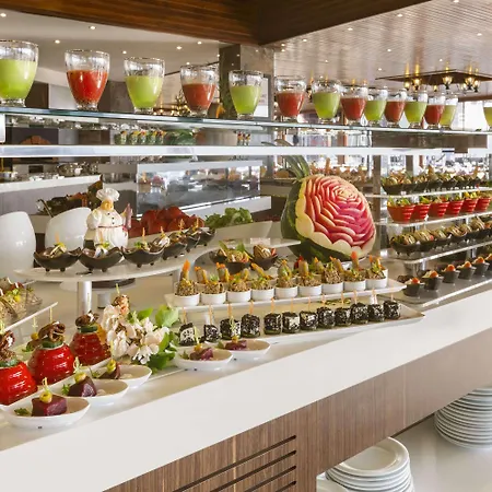 Ramada By Wyndham Akbuk Otel 4*