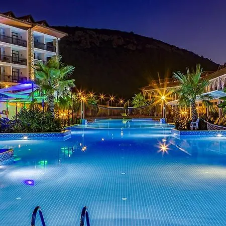 Ramada By Wyndham Akbuk Ξενοδοχείο