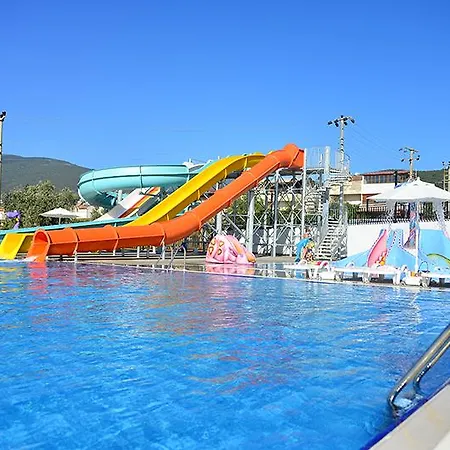 Ramada By Wyndham Akbuk Otel