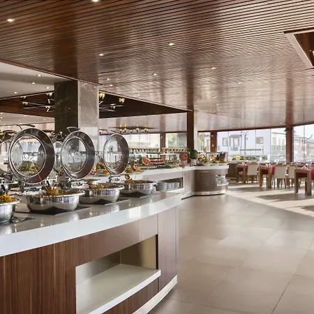 Ramada By Wyndham Akbuk Otel 4*