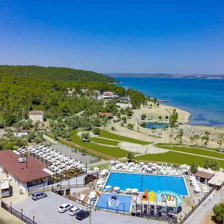 Ramada By Wyndham Akbuk 4*