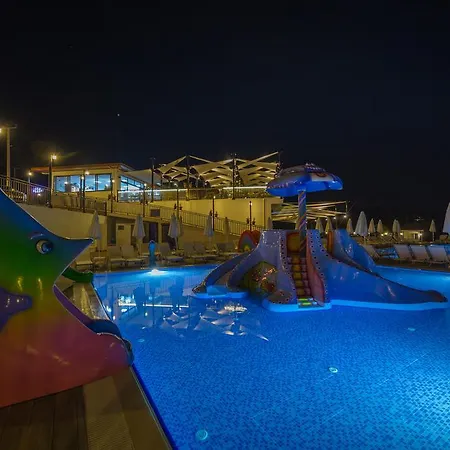 Ramada By Wyndham Akbuk Otel 4*