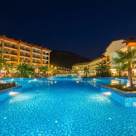 Ramada By Wyndham Akbuk Ξενοδοχείο