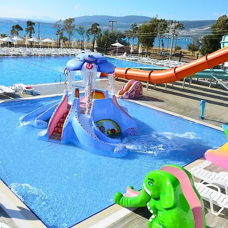 Ramada By Wyndham Akbuk 4* Akbük