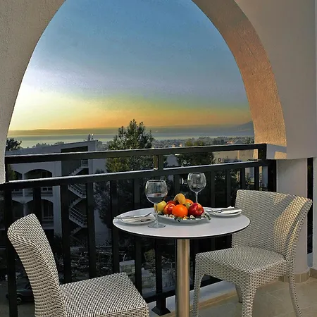 Otel Ramada By Wyndham Akbuk 4*