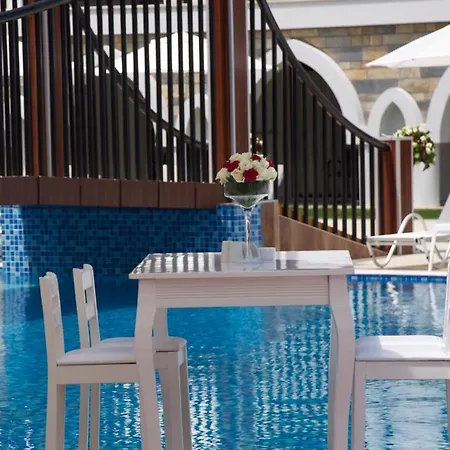 מלון Ramada By Wyndham Akbuk 4*