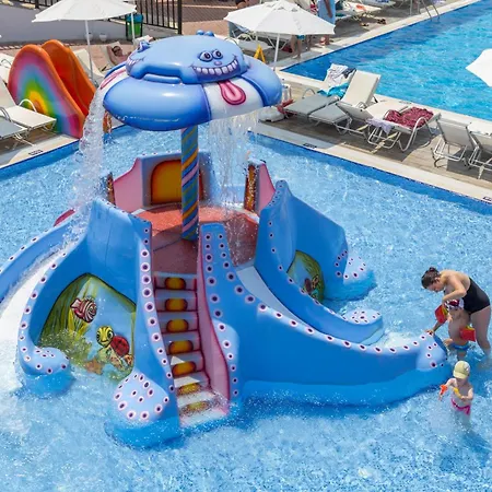 Ramada By Wyndham Akbuk