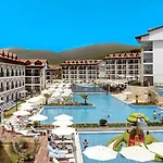 فندق Ramada By Wyndham Akbuk 4*