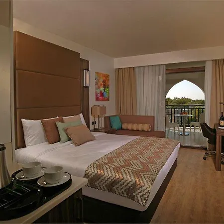 Отель Ramada By Wyndham Akbuk 4*